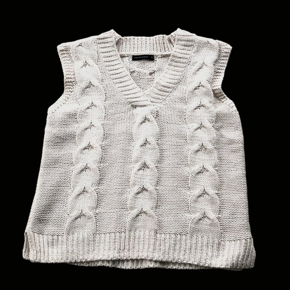 Moon & Madison Cream Cable knit Sweater Vest 🍁